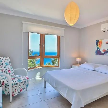 Refreshing With Sea View And Backyard Surrounded By Nature In Kas *