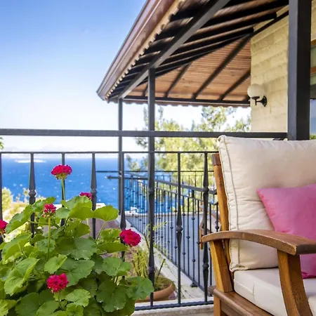 Apartament Refreshing With Sea View And Backyard Surrounded By Nature In Kas