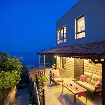 Refreshing With Sea View And Backyard Surrounded By Nature In Kas Gokceoren (Antalya)